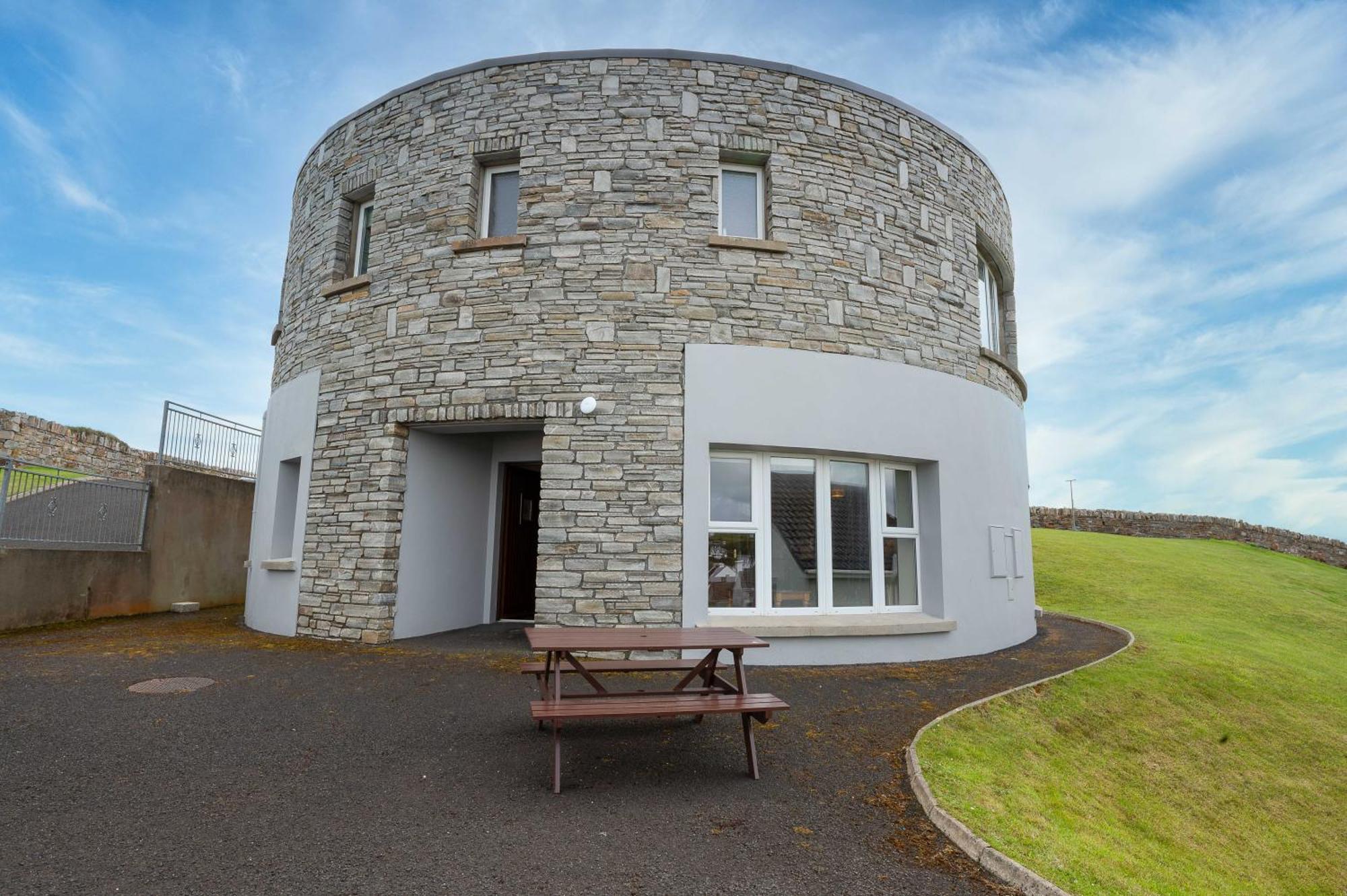 Downings Coastguard Cottages - Type B-E Bagian luar foto
